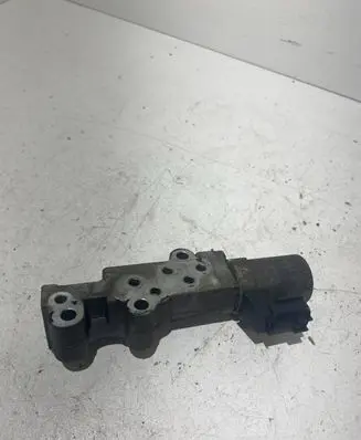 Infiniti G35 Camshaft vanos timing valve 