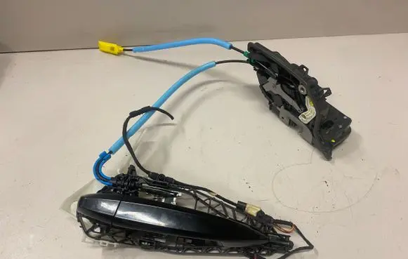BMW 2 F45 Rear door lock 7281940 5122 18283810