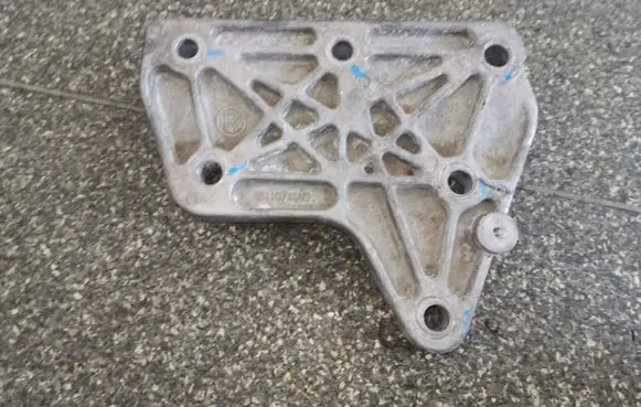 Fiat 500 Engine mounting bracket 68110771AD