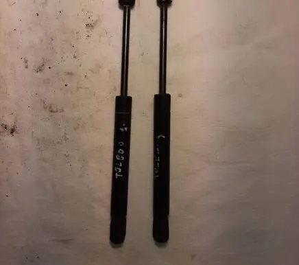 Seat Toledo II (1M) Tailgate/trunk strut/damper 1M5827550a