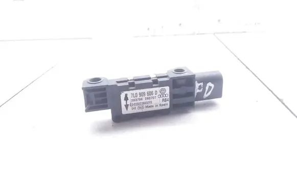 Volkswagen Touareg I Airbag deployment crash/impact sensor 7L0909606D 203786