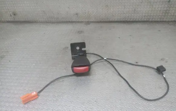 Volvo C30 Rear seatbelt buckle 8686940