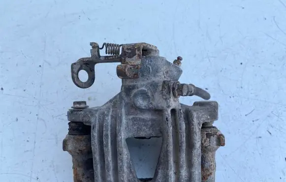 Opel Astra G Rear brake caliper