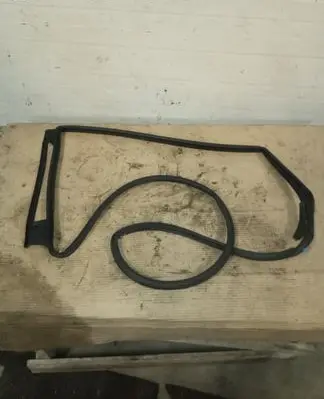 Nissan Leaf I (ZE0) Rubber seal rear door 