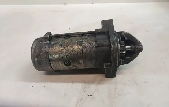 BMW 5 E60 E61 Starter motor 7788680