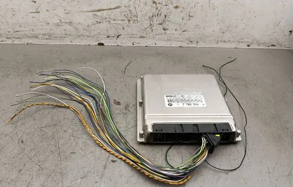 BMW 3 E46 Engine control unit/module 7789376