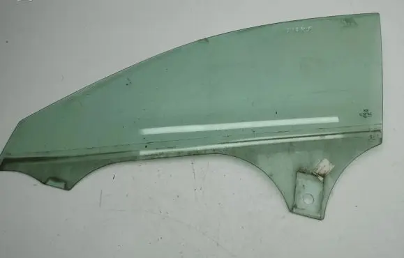 Audi A5 Front door window glass four-door 8W8845201