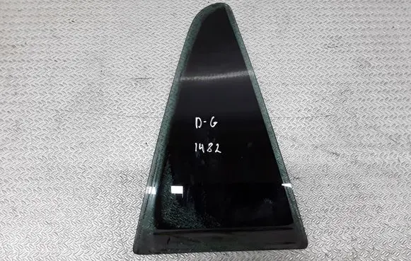Opel Astra H Rear vent window glass 