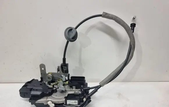 Volvo V40 Front door lock 31440391