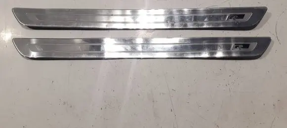 Volkswagen Tiguan Other sill/pillar trim element 5N0853537C