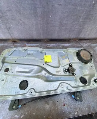 Volkswagen Golf IV Front door manual window regulator 
