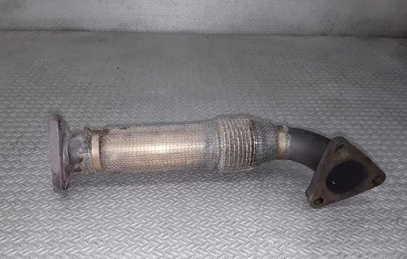 Volkswagen Phaeton EGR valve line/pipe/hose