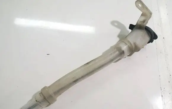 Toyota Yaris Windshield washer fluid reservoir/tank E11001102