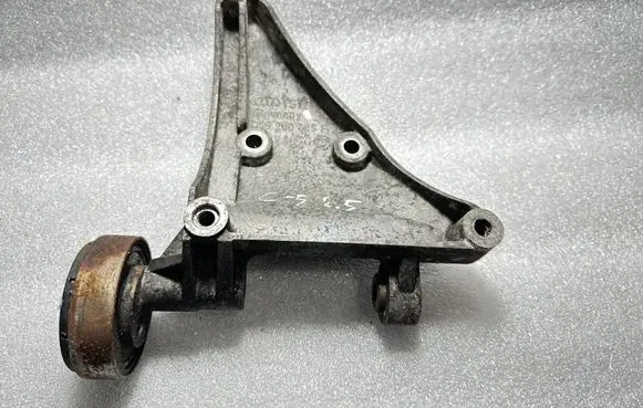Audi A6 S6 C6 4F A/C compressor mount bracket 059260885F