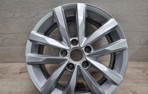 R16 alloy rim
