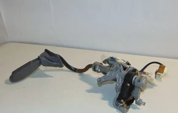 Toyota Prius (XW10) Gear shifter/selector 3352047031B0