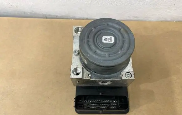 BMW 2 F46 ABS Pump 6877109