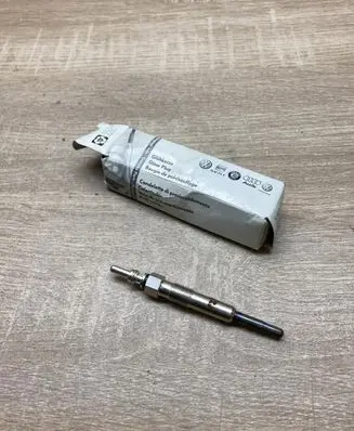 Volkswagen Polo IV 9N3 Glow plug N10140105
