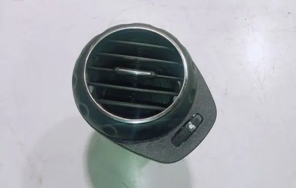 Alfa Romeo 147 Dash center air vent grill 225495