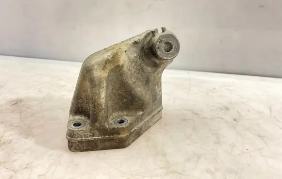 Mercedes-Benz ML W164 Engine mounting bracket A6422230204