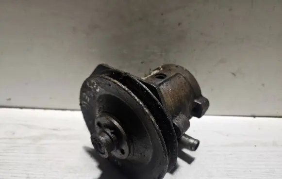 Renault Espace I Power steering pump 7846075