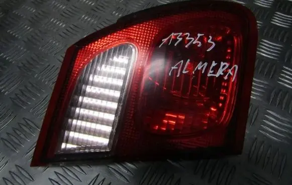 Nissan Almera Tailgate rear/tail lights