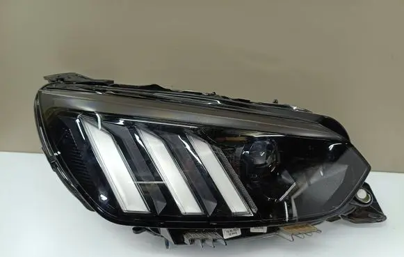 Peugeot 208 II Headlight/headlamp 9841641980