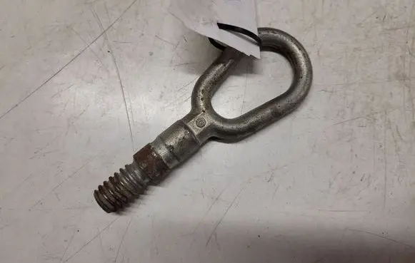 Volkswagen Golf IV Towing hook eye