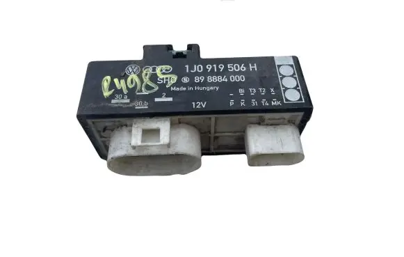 Volkswagen Golf IV Coolant fan relay 1J0919506H
