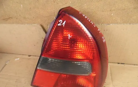 Mitsubishi Carisma Rear/tail lights