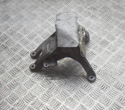 Audi A4 S4 B9 8W Engine mounting bracket 8W0199308A