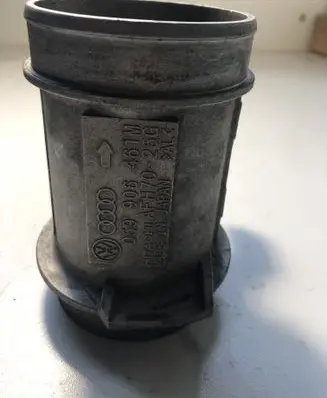 Audi A6 S6 C5 4B Mass air flow meter AFH7025C 059906461M AFH7025G