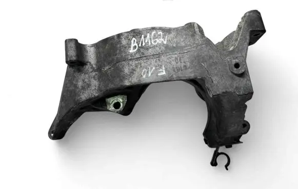 BMW 5 F10 F11 Generator/alternator bracket 7802639