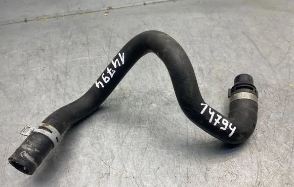 Volvo XC90 Engine coolant pipe/hose