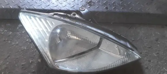 Ford Focus Headlight/headlamp