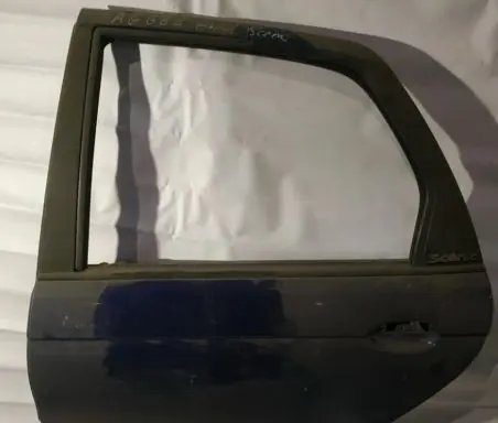 Renault Scenic I Rear door melynos