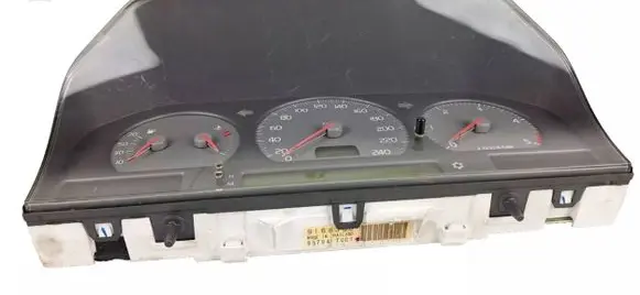 Volvo S70 V70 V70 XC Speedometer (instrument cluster) 9168386