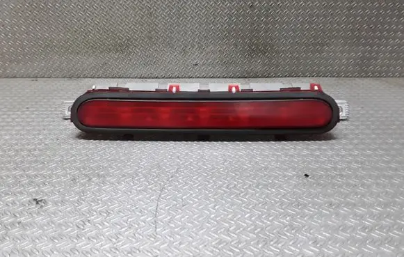 Third/center stoplight