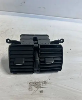 Volkswagen PASSAT B6 Rear air vent grill 3c0819203