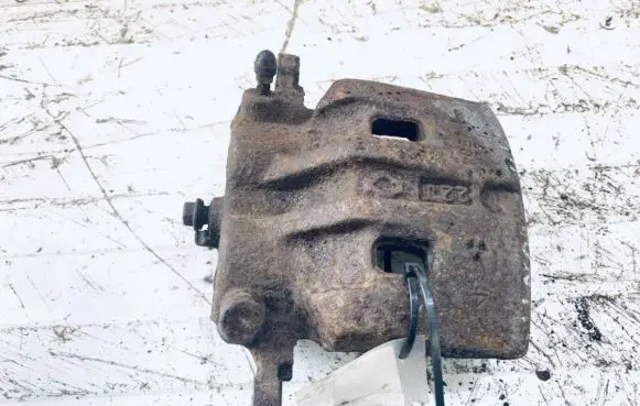Nissan X-Trail T30 Front brake caliper