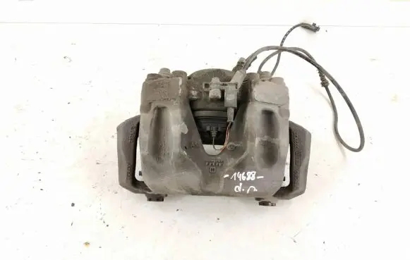 Mercedes-Benz C W204 Front brake caliper 2044213881 A2044213881
