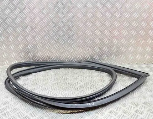 BMW 2 F22 F23 Rubber seal front door (on door) 15310510 7267912