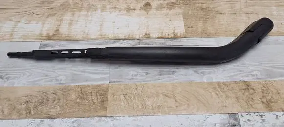 Mitsubishi Colt CZ3 Rear wiper blade arm 