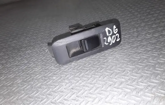 Nissan Primera Electric window control switch