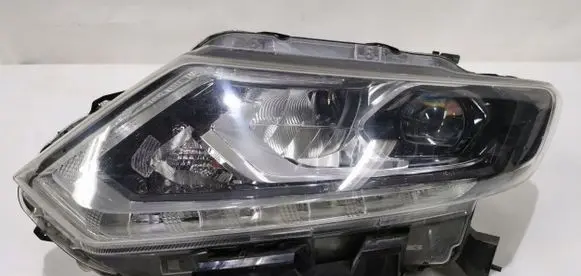 Nissan X-Trail T32 Headlight/headlamp