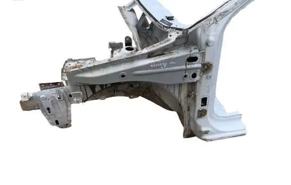 Dacia Sandero II Front quarter panel
