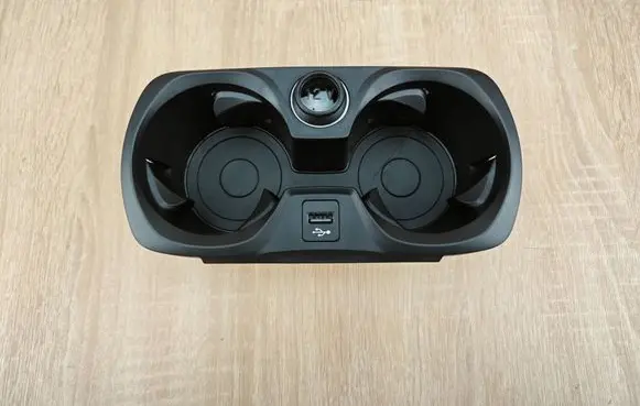BMW 4 G22 G23 G24 G26 Cup holder front 6806803