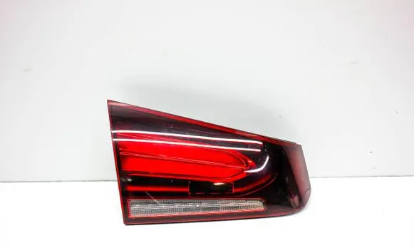Tailgate rear/tail lights