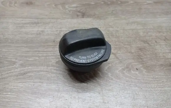 Volvo V70 Fuel tank filler cap 