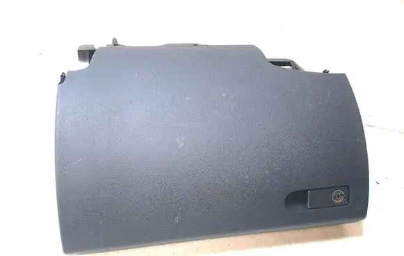 Mercedes-Benz C W204 Glove box 